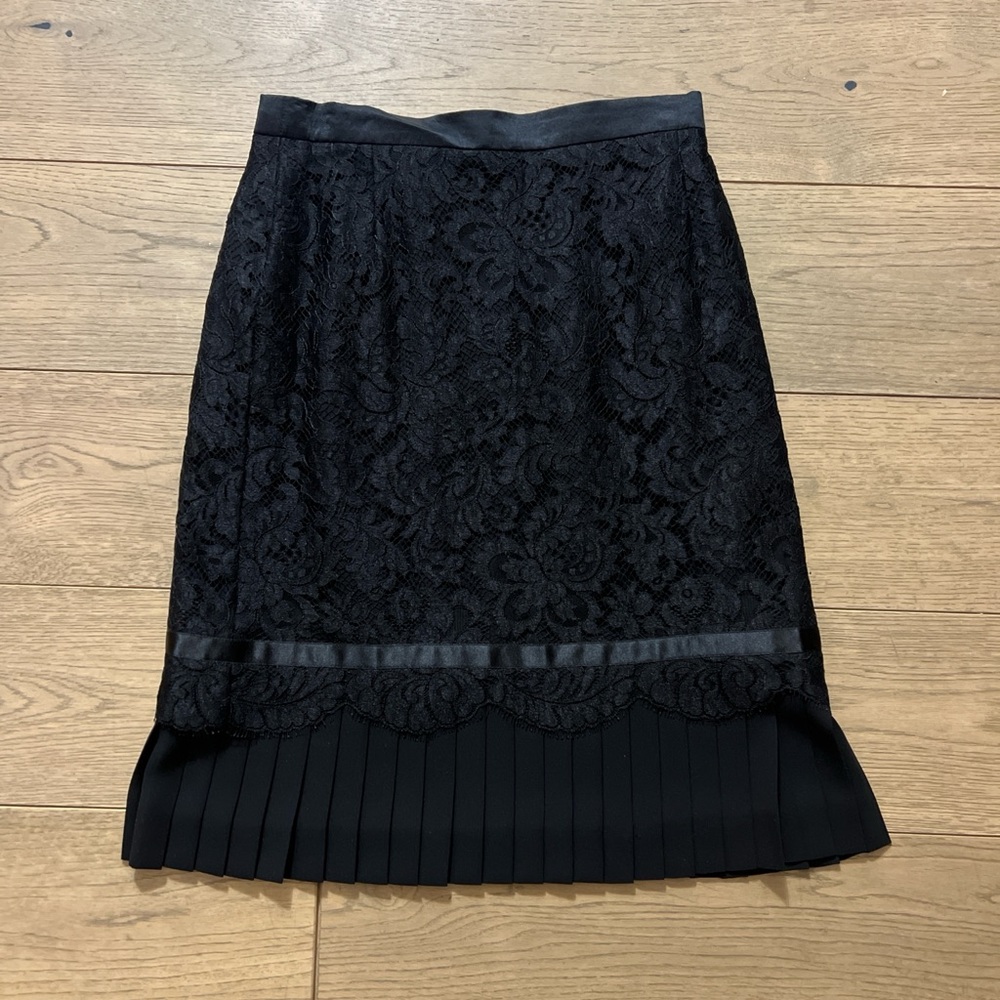 Escada Couture Black Lace A-Line Skirt Pleated Hem Size 34 Whimsy Goth Romance